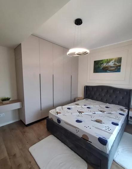 Apartament cu 2 camere semidecomandat, mobilat în Baciu