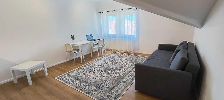 Apartament cu 2 camere decomandat în Lazaret
