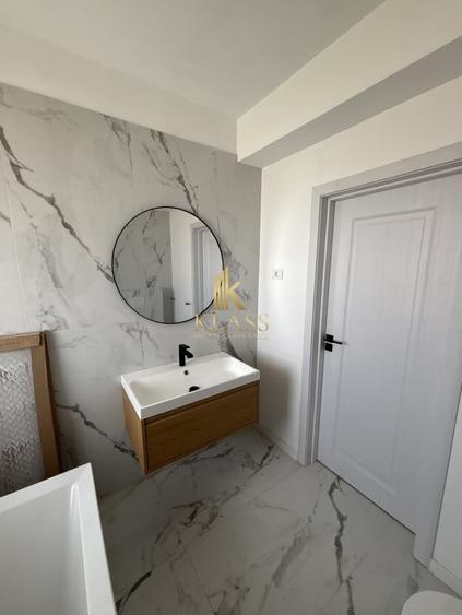 Apartament cu 3 camere semidecomandat în Dacia
