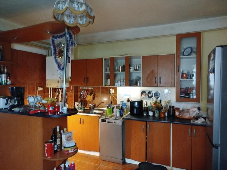 Casă cu 4 camere cu Teren 1000 Mp în Central