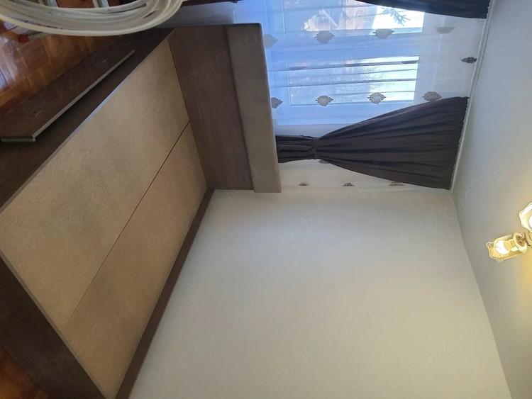 Apartament cu 3 camere semidecomandat în Autogară