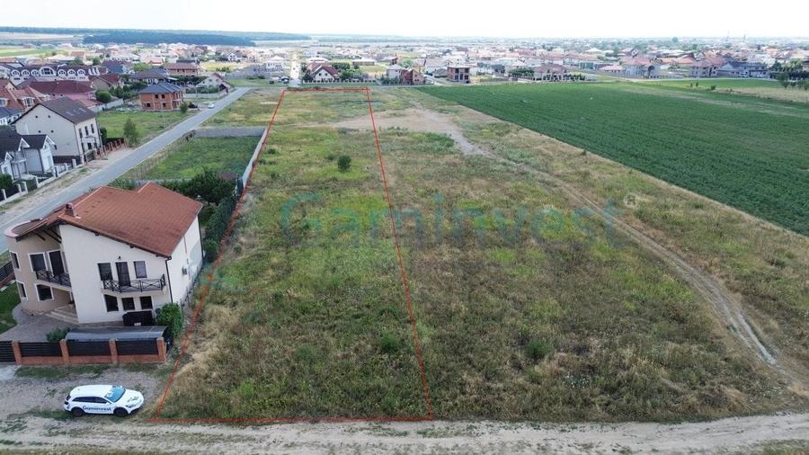 Teren Construcții intravilan de 2420 mp, în Sânmartin