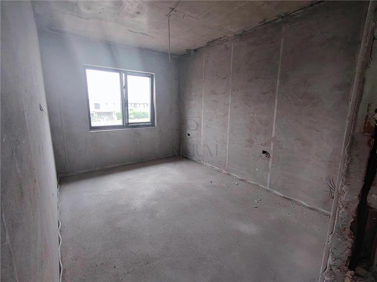 Duplex cu 5 camere cu Canalizare în Moșnița Nouă