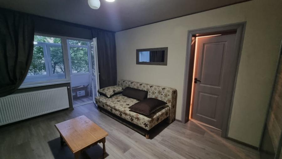 Apartament cu 2 camere semidecomandat, mobilat în Brazda lui Novac