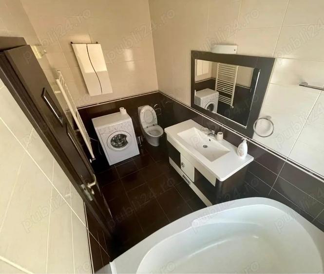 Apartament cu 3 camere decomandat în Sud