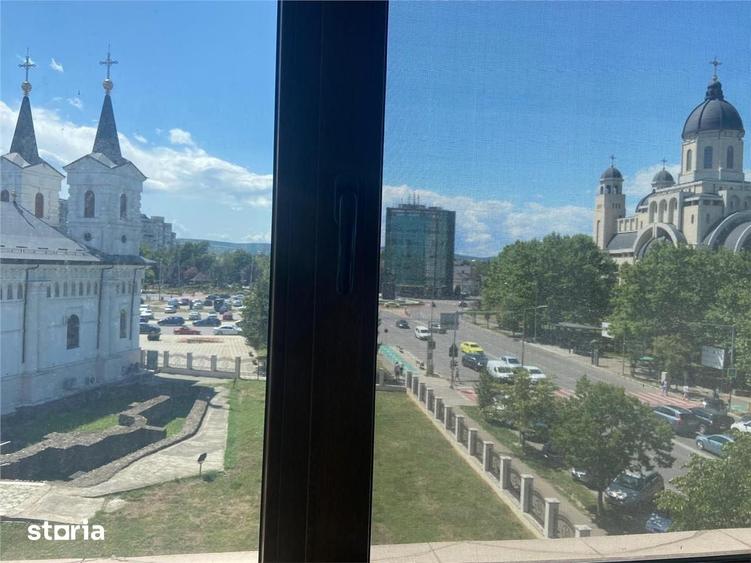 Apartament cu 2 camere decomandat în Central