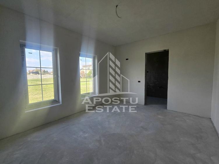 Duplex cu 4 camere cu Canalizare în Șag