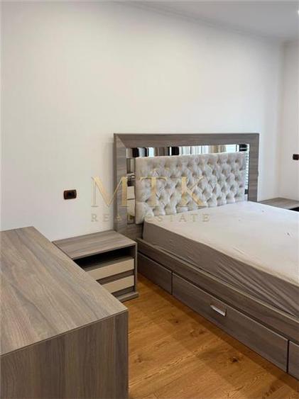 Apartament cu 3 camere decomandat, mobilat în Arcul de Triumf