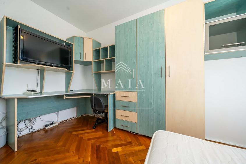 Apartament cu 3 camere decomandat, mobilat în Central