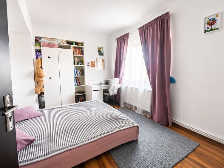 Apartament cu 2 camere semidecomandat în Piața Unirii