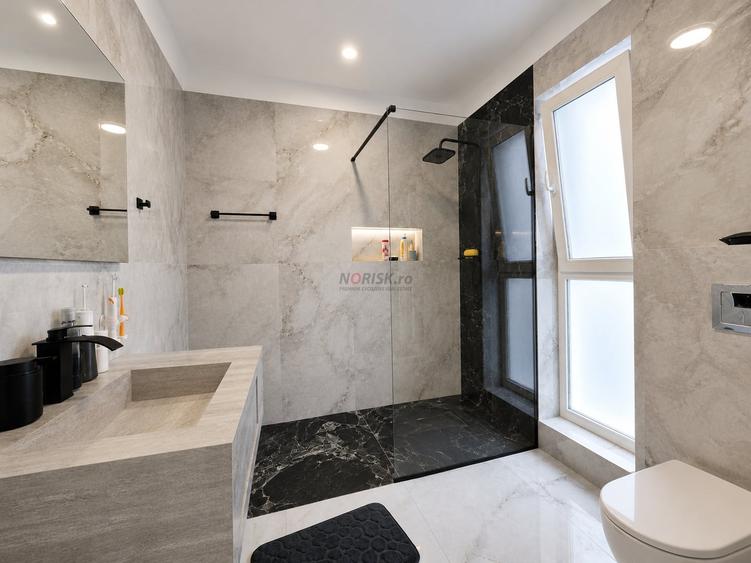 Casă individuală cu 4 camere cu Piscina în Voluntari