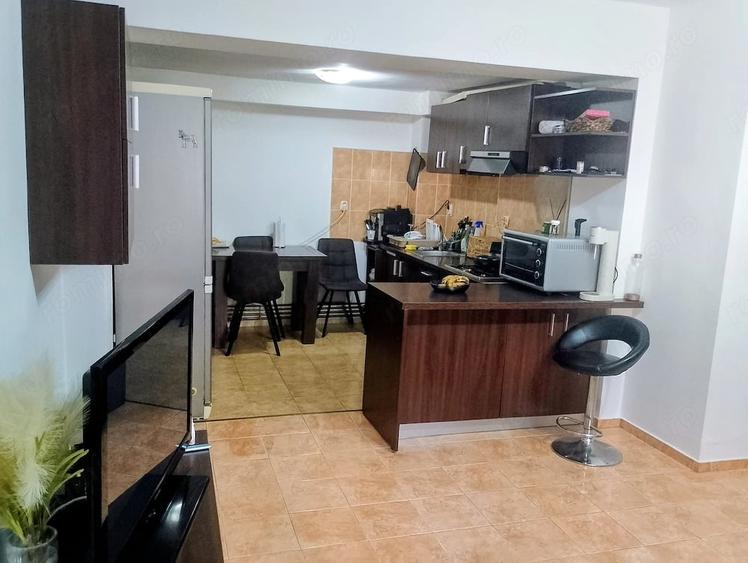 Apartament cu 3 camere decomandat în Telegrafului