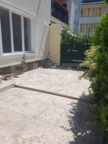 Apartament cu 3 camere decomandat, mobilat în Tractorul