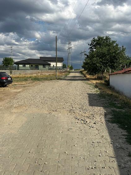 Teren de 582 mp, în Oarda