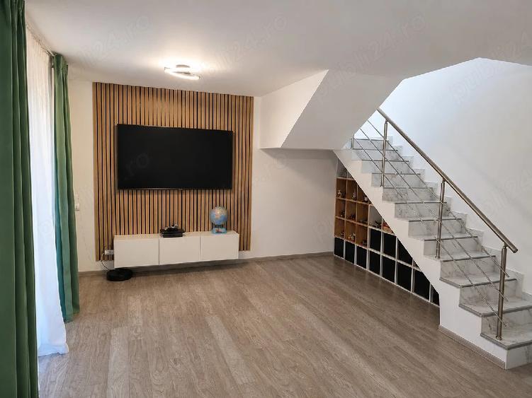 Casă cu 5 camere cu Teren 200 Mp în Central