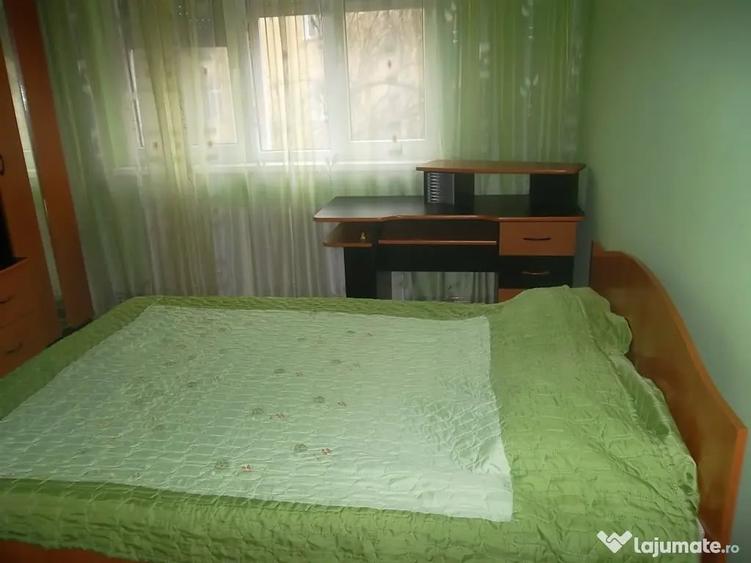 Apartament cu 2 camere decomandat în Piața Centrală