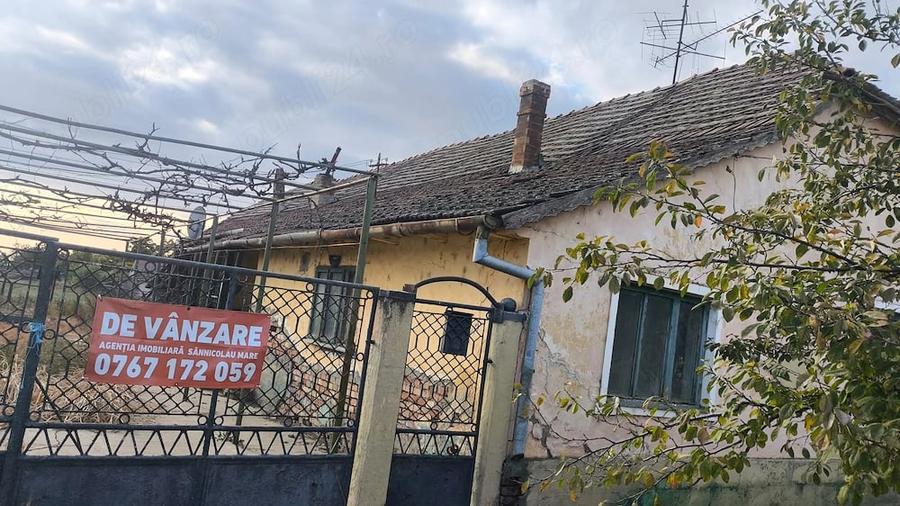 Casă cu 4 camere cu Teren 2518 Mp în Comloșu Mic