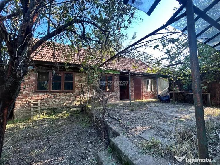 Casă cu 4 camere cu Teren 555 Mp în Central