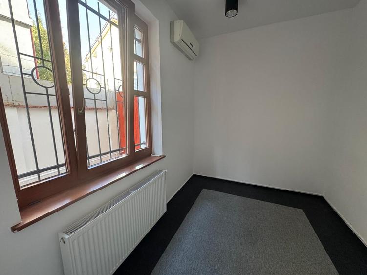 Casă cu 12 camere cu Canalizare în Cotroceni