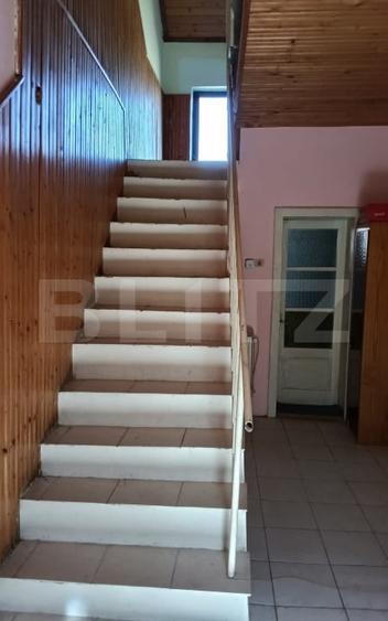 Casă individuală cu 5 camere cu Garaj în Luduș