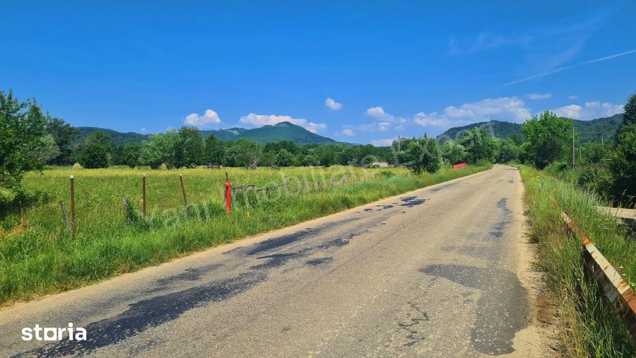 Teren de 2000 mp, în Domnești
