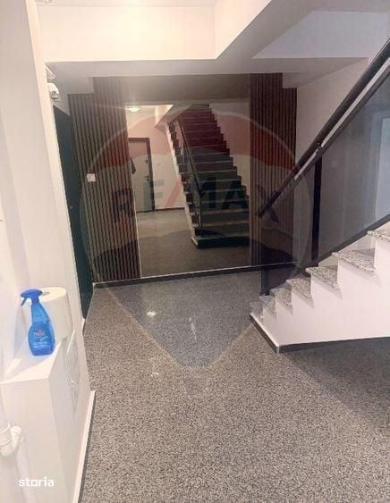 Apartament cu 3 camere în 1 Mai
