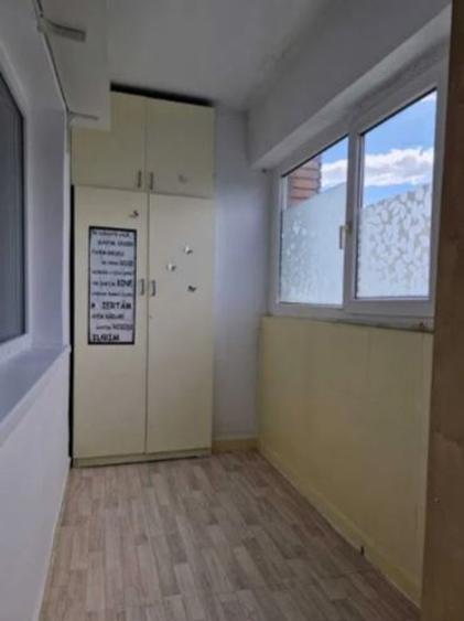 Apartament cu 3 camere decomandat în Crângași
