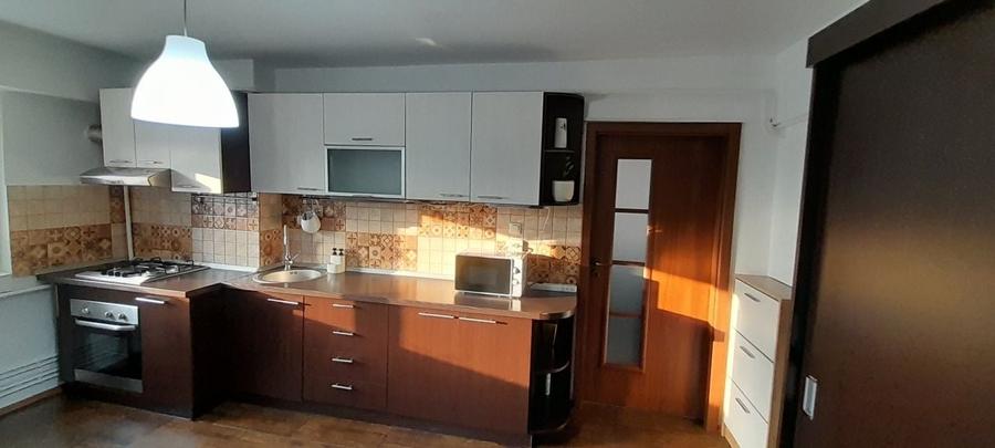 Apartament cu 2 camere semidecomandat în Aradului