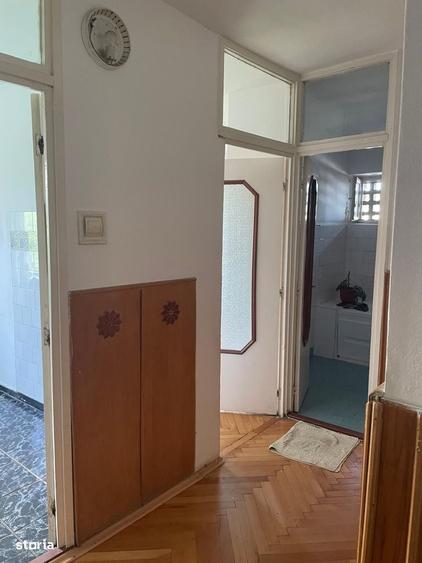 Apartament cu 3 camere decomandat în Tudor