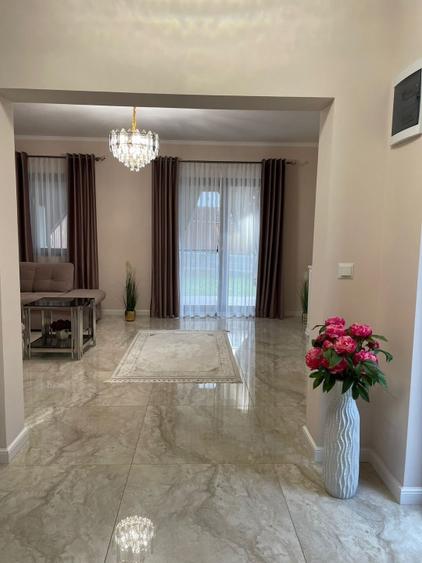 Duplex cu 4 camere cu Teren 175 Mp în Florești