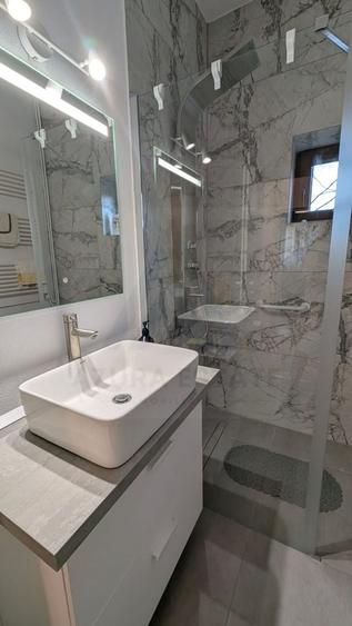 Apartament cu 3 camere decomandat, mobilat în Trei Stejari