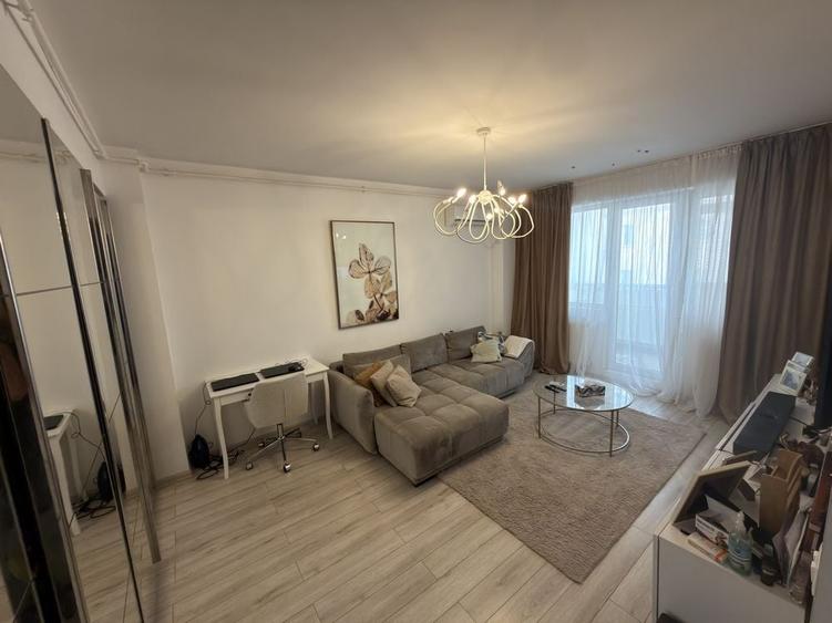 Apartament cu 3 camere decomandat în Chiajna
