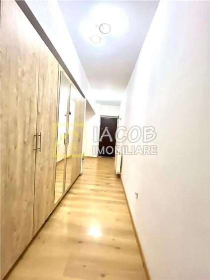 Apartament cu 2 camere decomandat, mobilat în Central