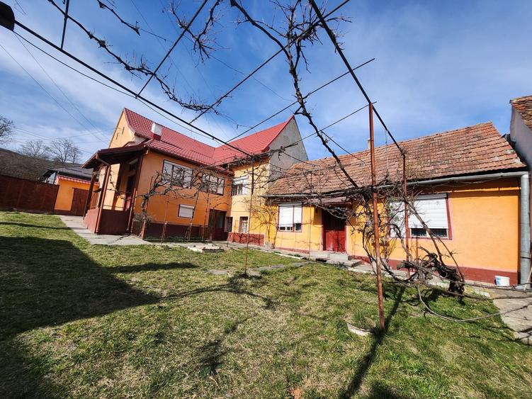 Casă cu 4 camere în Ungra