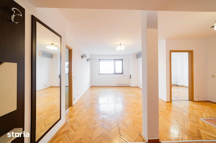 Apartament cu 3 camere în Circumvalațiunii