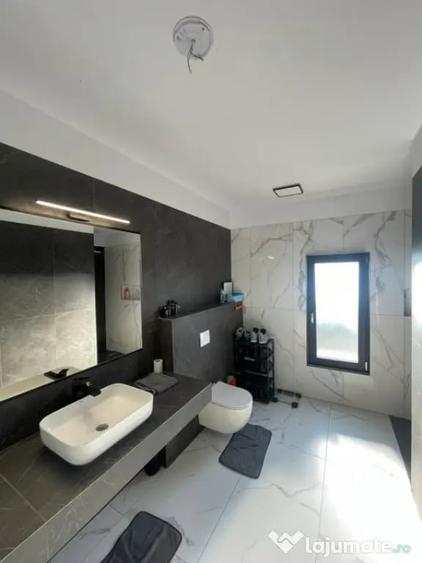 Casă cu 4 camere cu Teren 654 Mp în Satu Nou de Jos