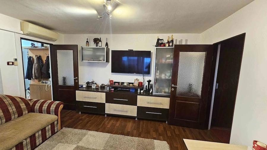 Apartament cu 2 camere semidecomandat în Central