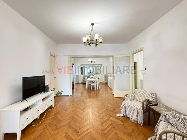 Apartament cu 3 camere decomandat în Romană