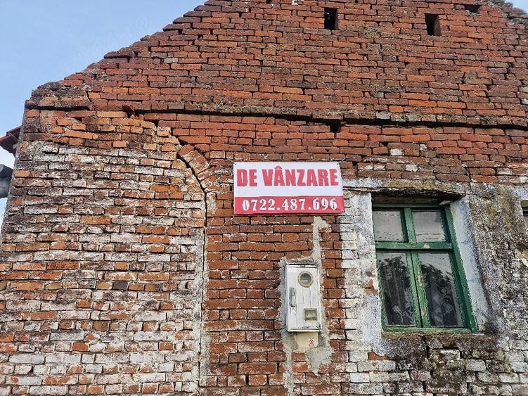 Casă cu Teren 520 Mp în Sânmihaiu Român