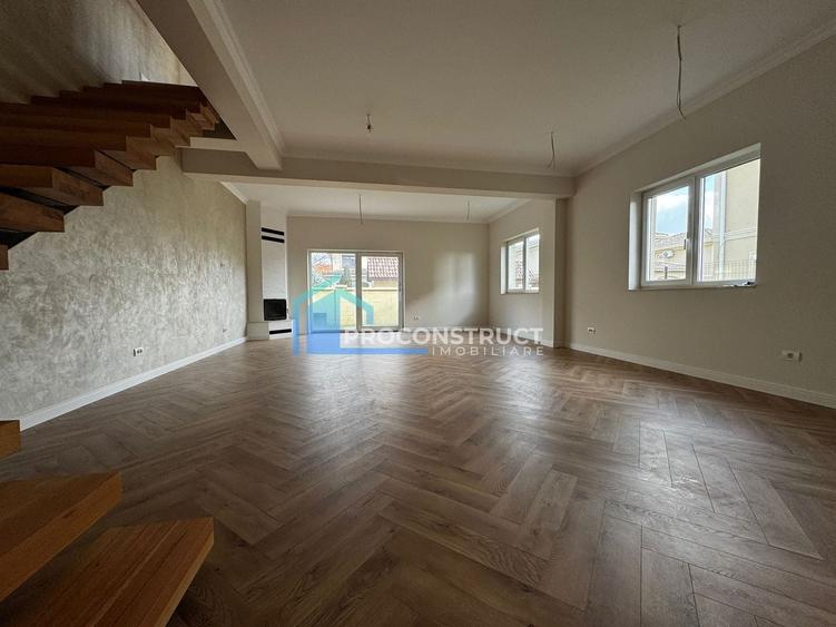 Duplex cu 4 camere cu Canalizare în Dumbrăvița