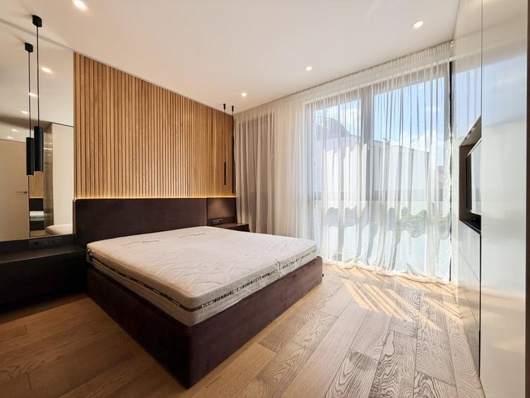Apartament cu 2 camere semidecomandat, mobilat în Central