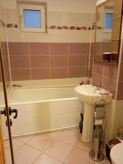 Apartament cu 2 camere decomandat în Micro 20