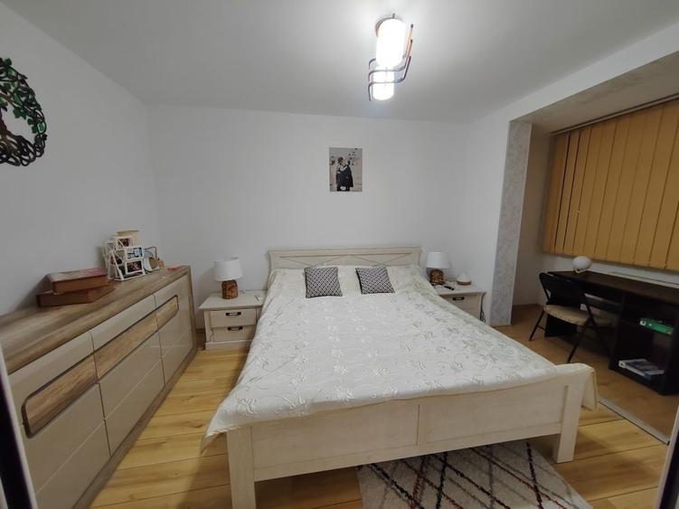 Apartament cu 2 camere semidecomandat, mobilat în Micro 19