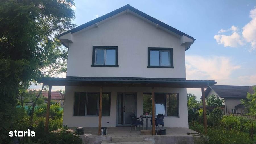 Casă cu 4 camere cu Teren 463 Mp în Costești