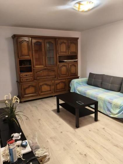 Casă individuală cu 10 camere cu Teren 251 Mp în Chitila