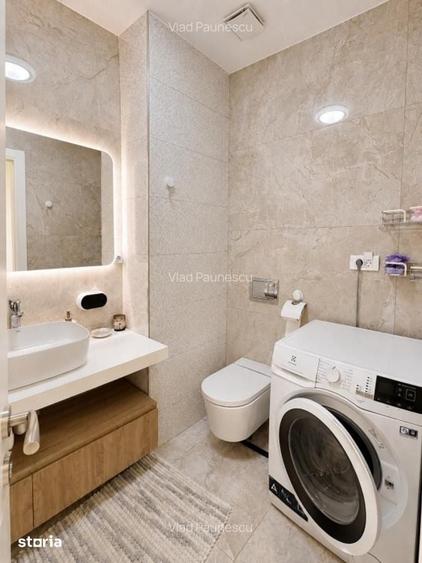 Apartament cu 3 camere semidecomandat în Tei
