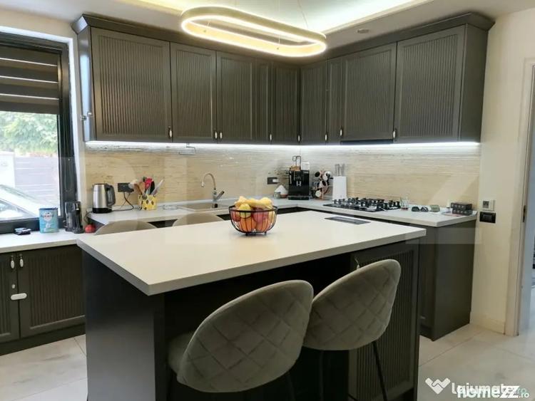 Casă cu 5 camere cu Teren 600 Mp în Valea
