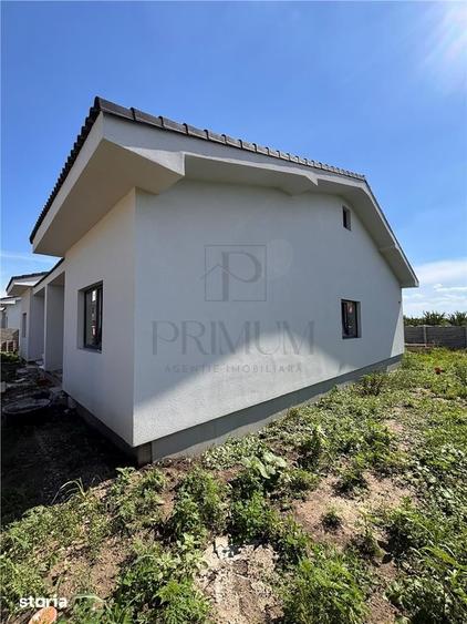 Casă cu 3 camere cu Teren 250 Mp în Central