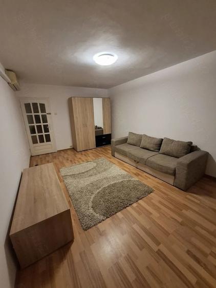 Apartament cu 2 camere decomandat în Lipovei