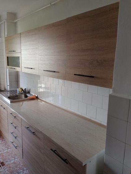 Apartament cu 3 camere decomandat în Exterior Vest